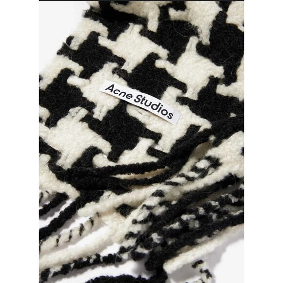 ACNE STUDIOS Houndstooth Black And White Alpaca Scarf - Picture 1 of 3